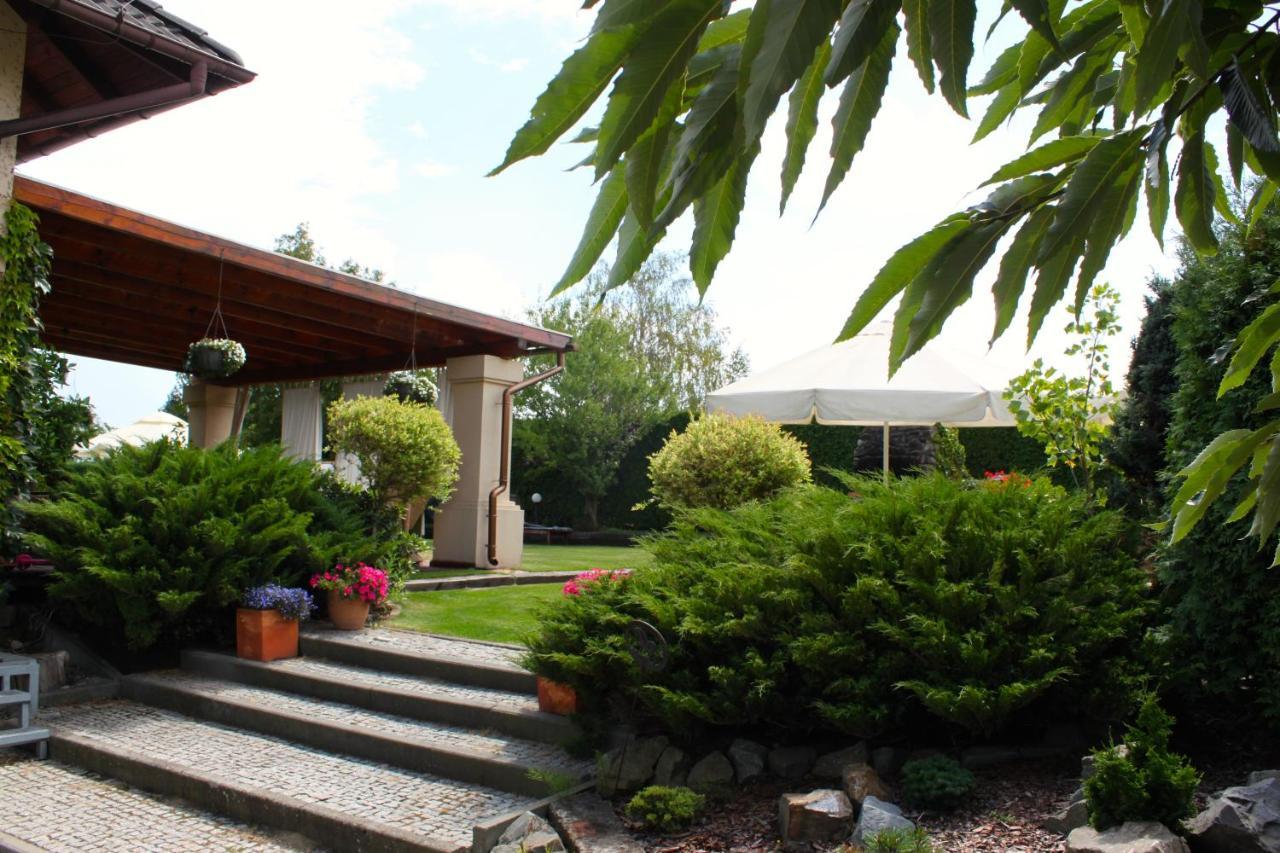 Dworek Szonowice Exterior photo